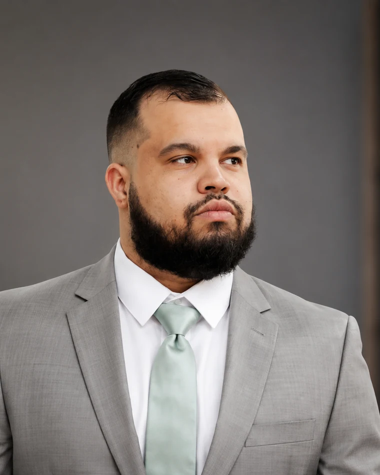 Luis Perez, Tax Professional